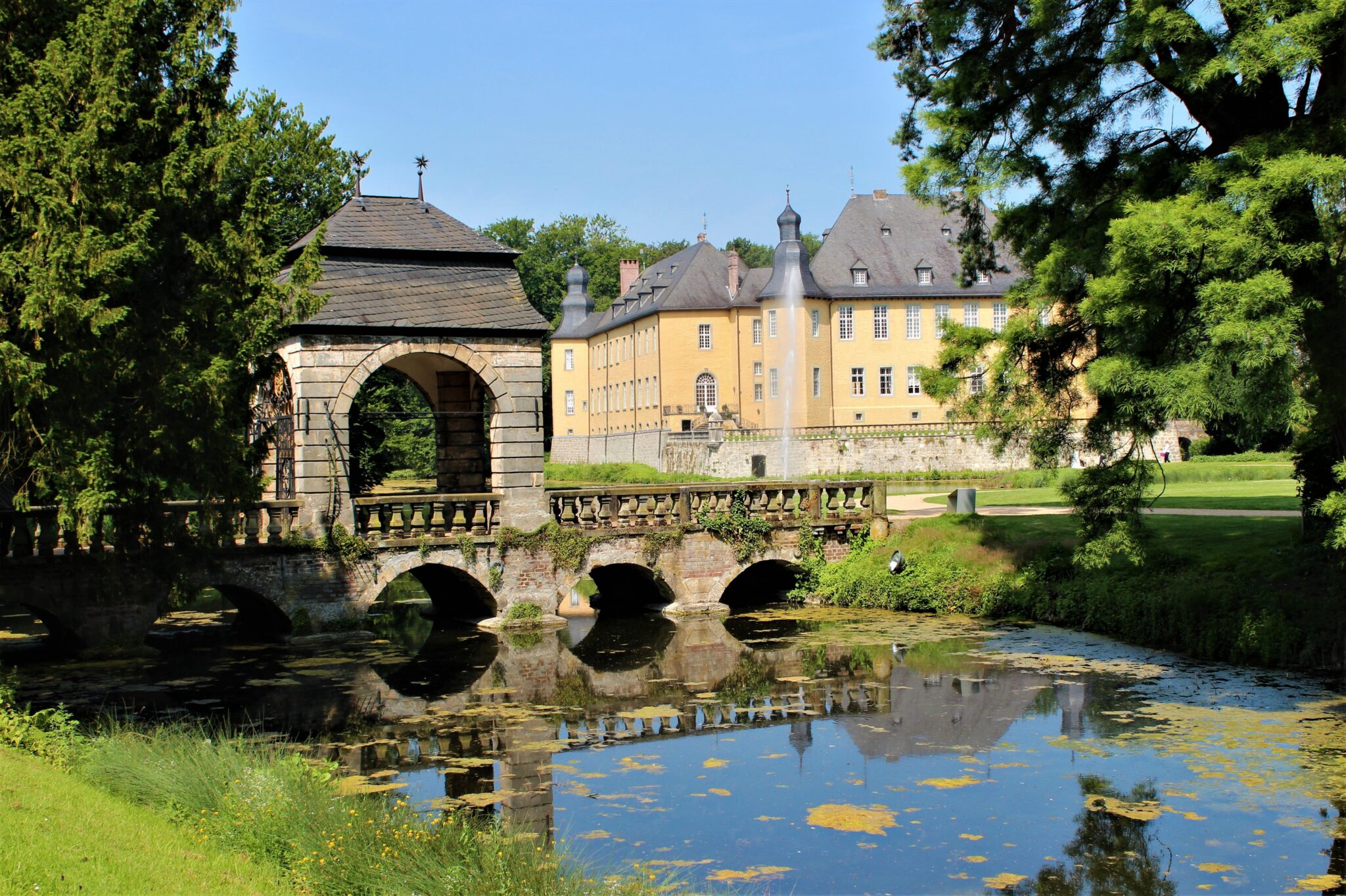 Schlossfrühling auf Schloss Dyck Schlossfrühling auf Schloss Dyck